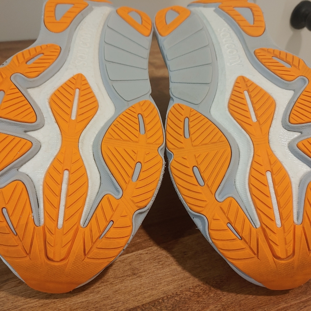 Saucony Hurricane 24 Men's Size 12.5 Like New Condition - Picture 14 of 16
